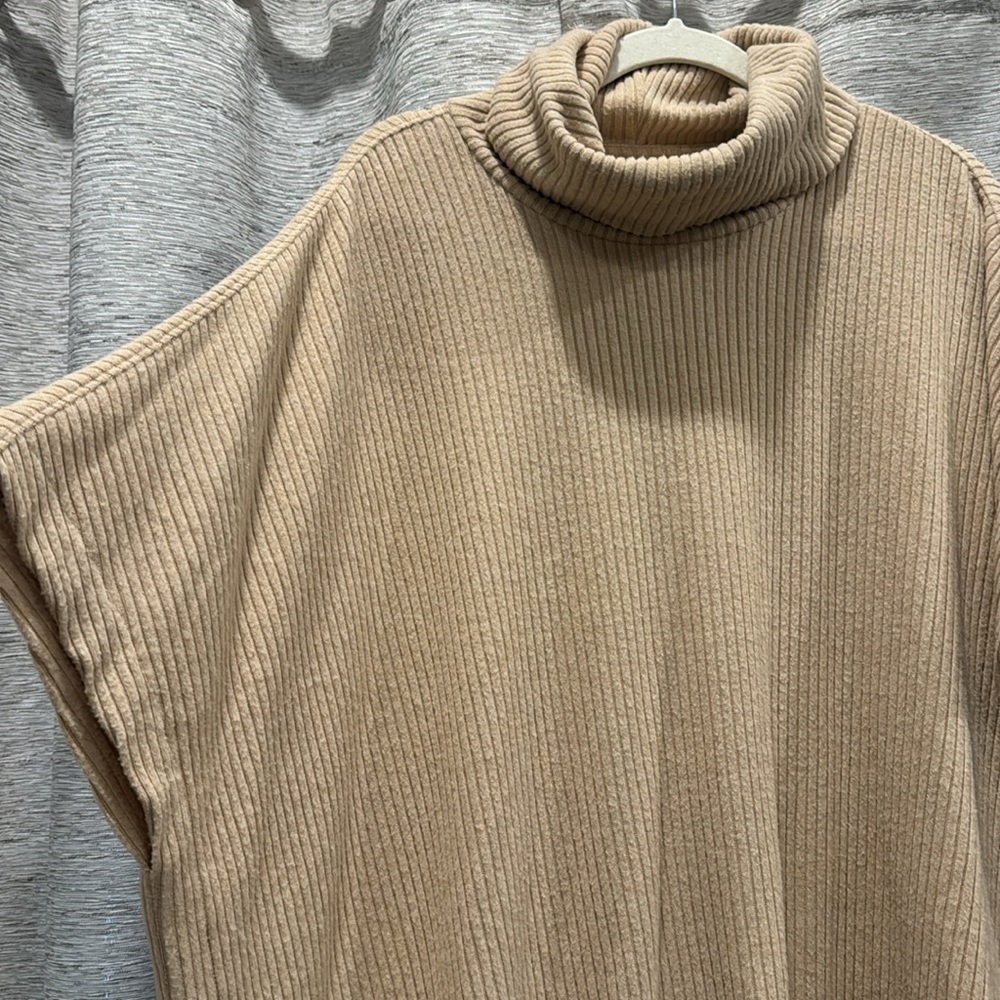 ⭐️2/$25⭐️Van Heusen sweater top - Picture 2 of 6
